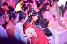 眉山汉服模特兼职(想做汉服模特去哪里找)