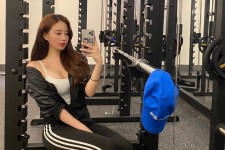 眉山我是一名瑜伽锻练外加兼职模特(我是一名瑜伽锻练外加兼职模特小说)