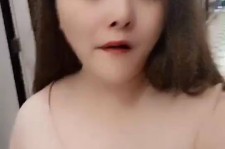 眉山美院系花兼职死商务模特(美院系花兼职商务模特第2部一边看球一边玩)