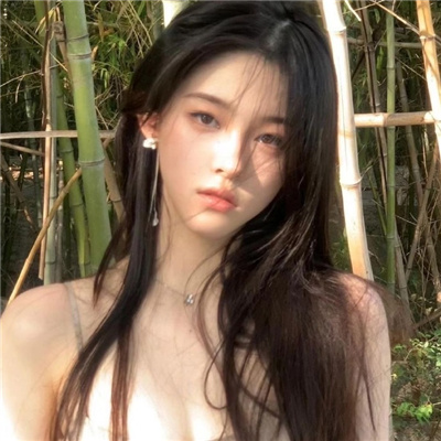 眉山与商务伴游共进晚餐，愉快的营业会谈起头了