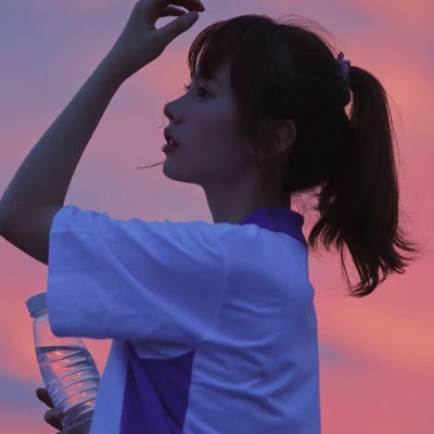 眉山伴游女生谢娜美的资料
