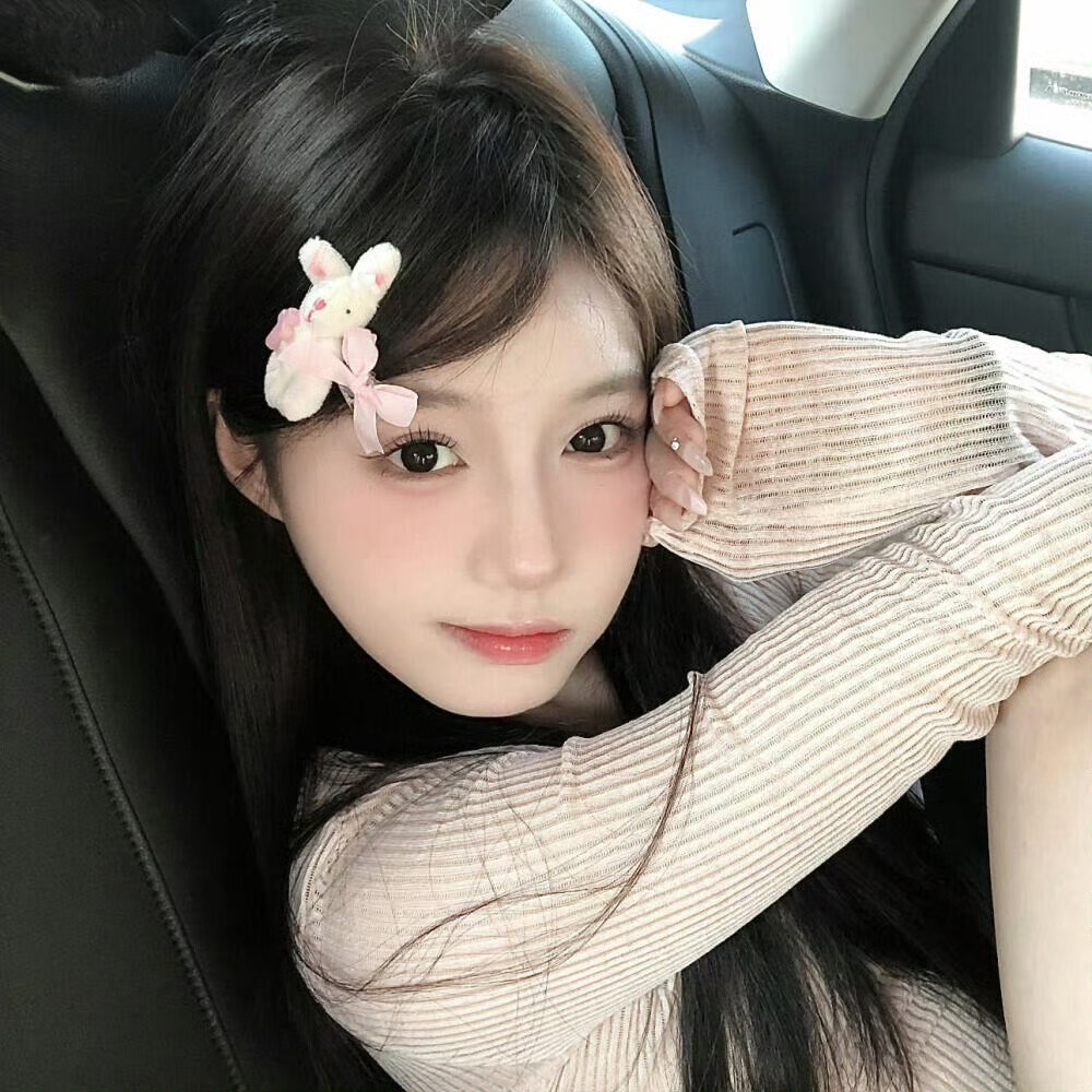 眉山伴游女生沈欣白的资料