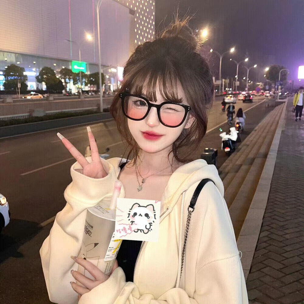 眉山伴游女生KIKI的资料