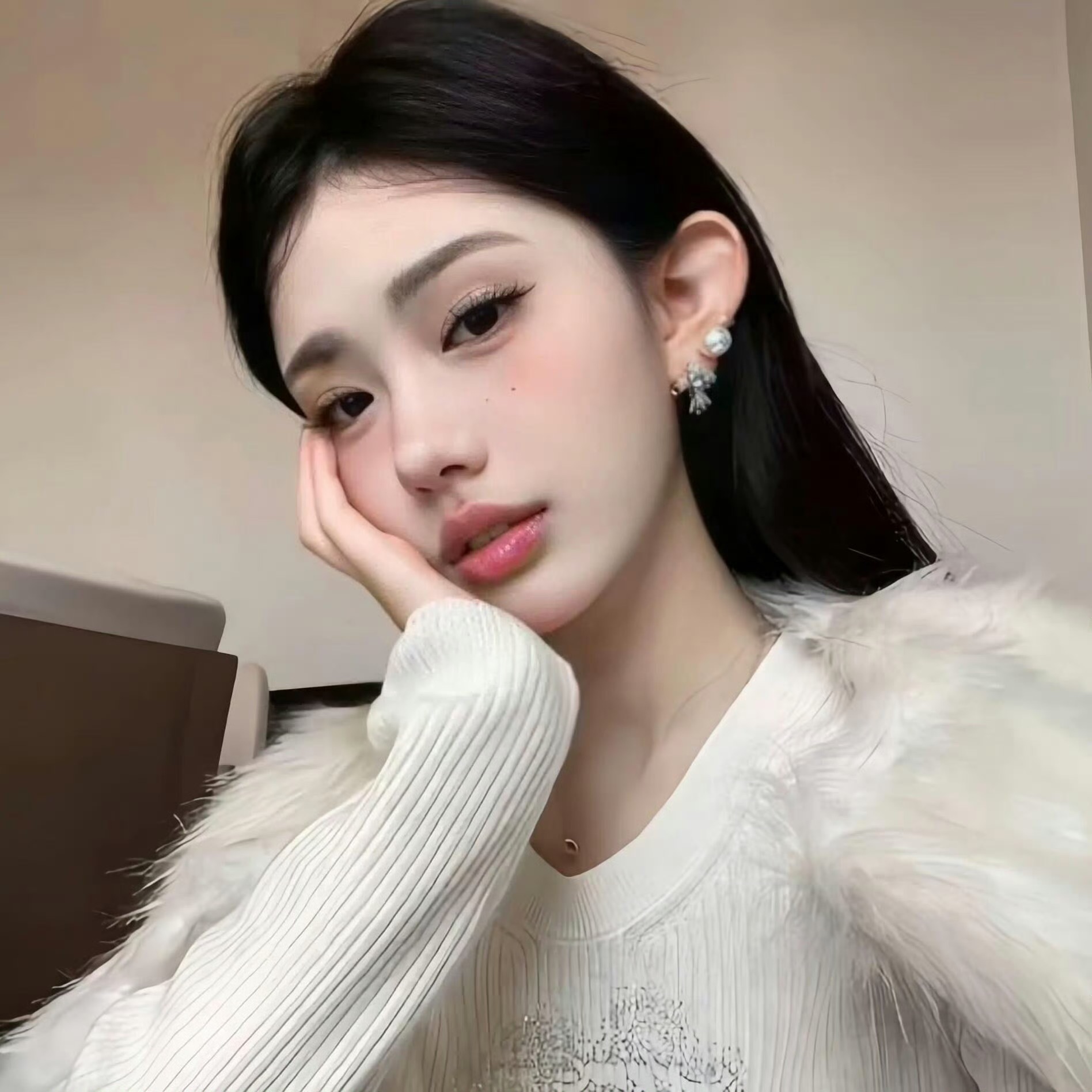 眉山伴游女生沈梦蝶的资料