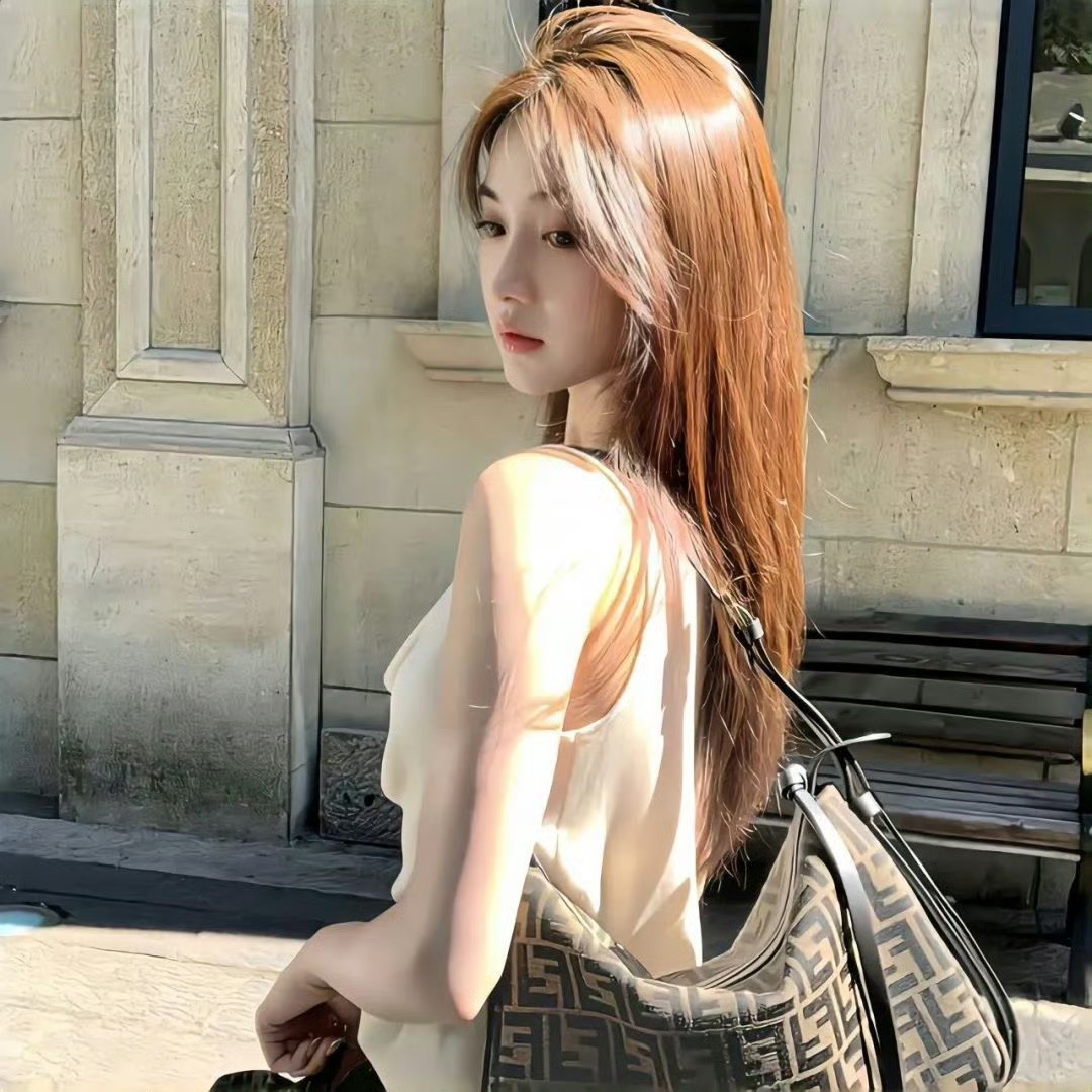 眉山伴游女生夏夏的资料
