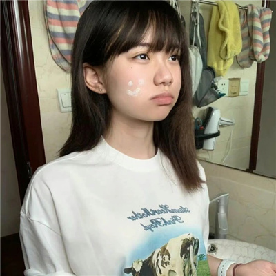 眉山伴游女生邝易云